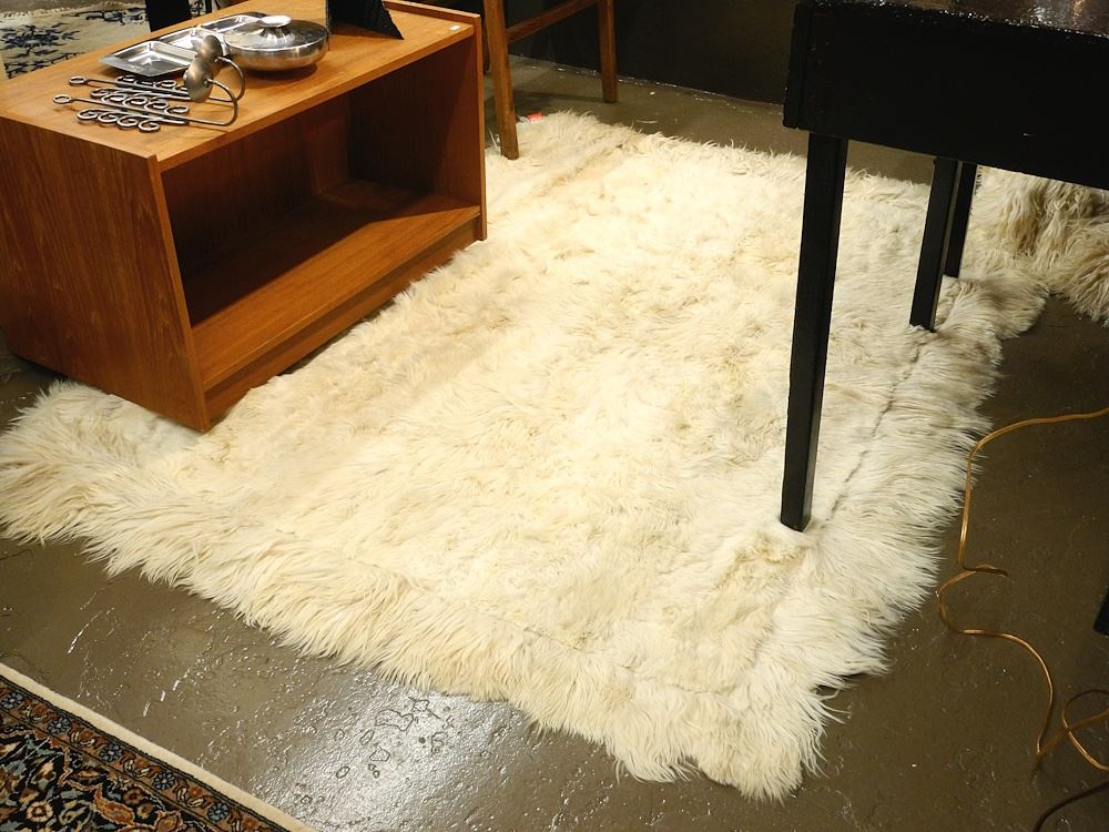 LUNDS Auctioneers & Appraisers Interesting and unusual items define